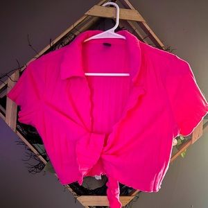 Crop tied pink shirt